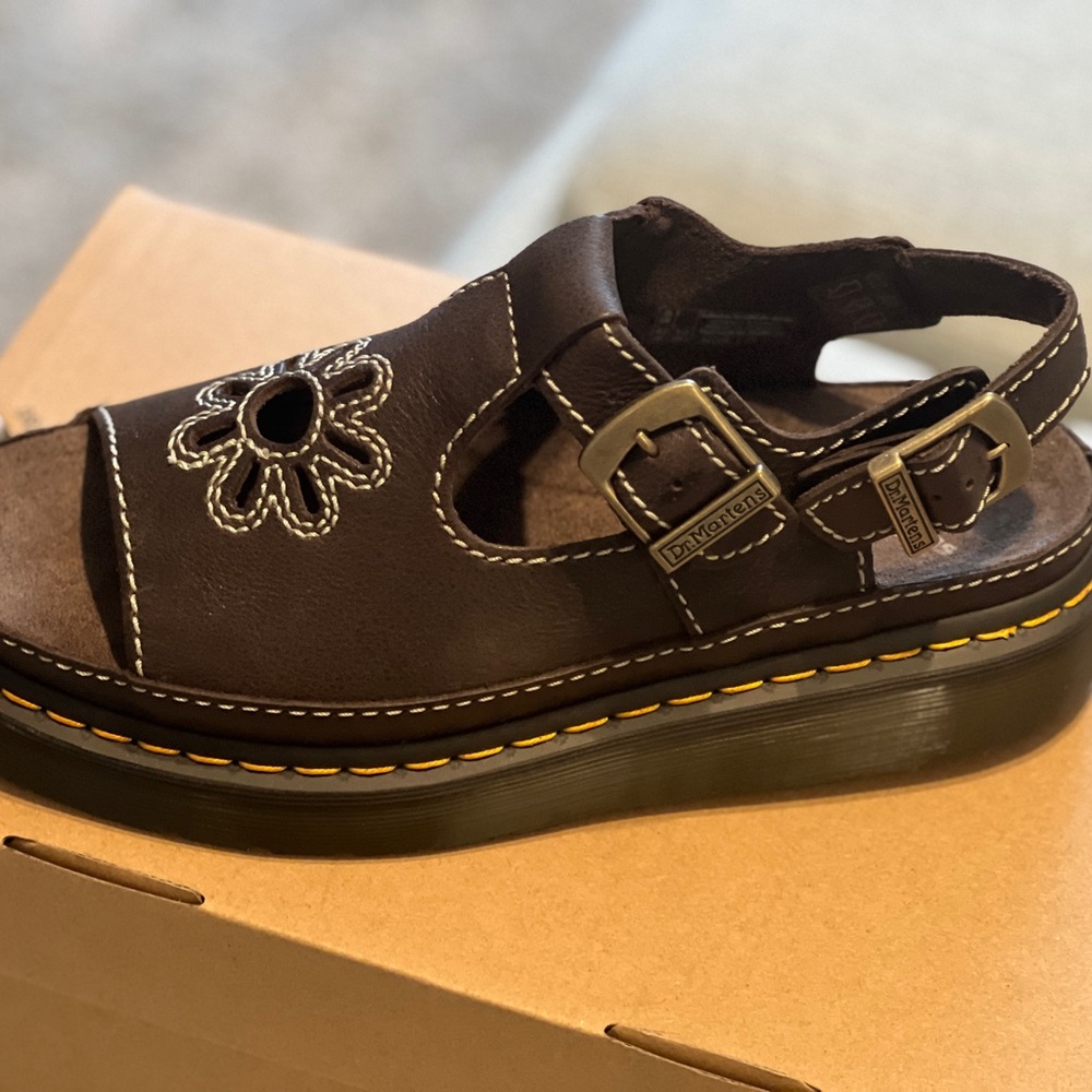 Authentic -Dr. Martens Dunnet Flower Kelp Brown Sandals. Size 10-Women’s. NWT